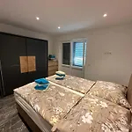 Mm Villa, Strandnahe Mit Pool & Whirlpool In וילה