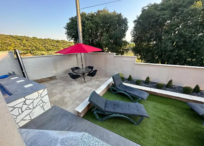 Villa Mm Villa, Strandnahe Mit Pool & Whirlpool In Kruševo