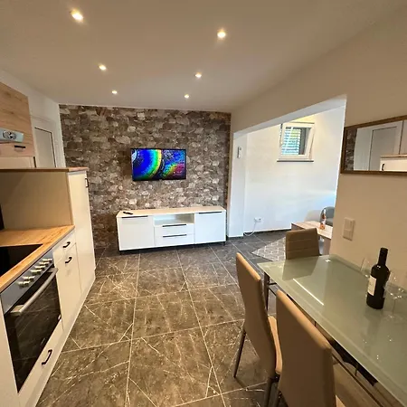 Mm Villa, Strandnahe Mit Pool & Whirlpool In Willa